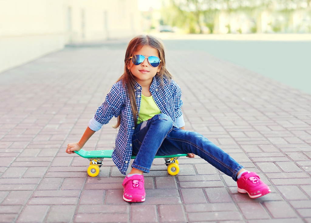 Skateboard_Little_girls_Sitting_Glasses_Formal_526545_1280x917.jpg Skateboard_Little_girls_Sitting_Glasses_Formal_526545_1280x917.jpg